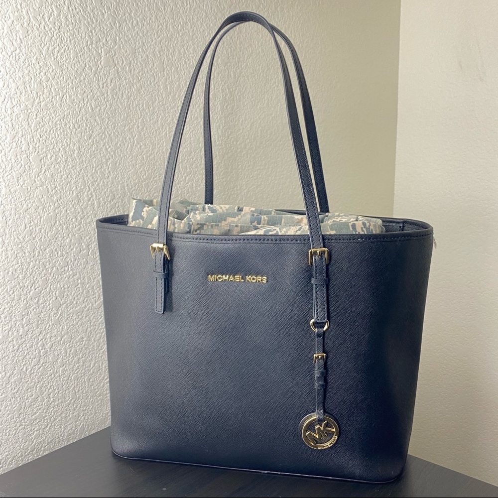 ❌SOLD❌ Michael Kors Jet Set Travel Medium Tote